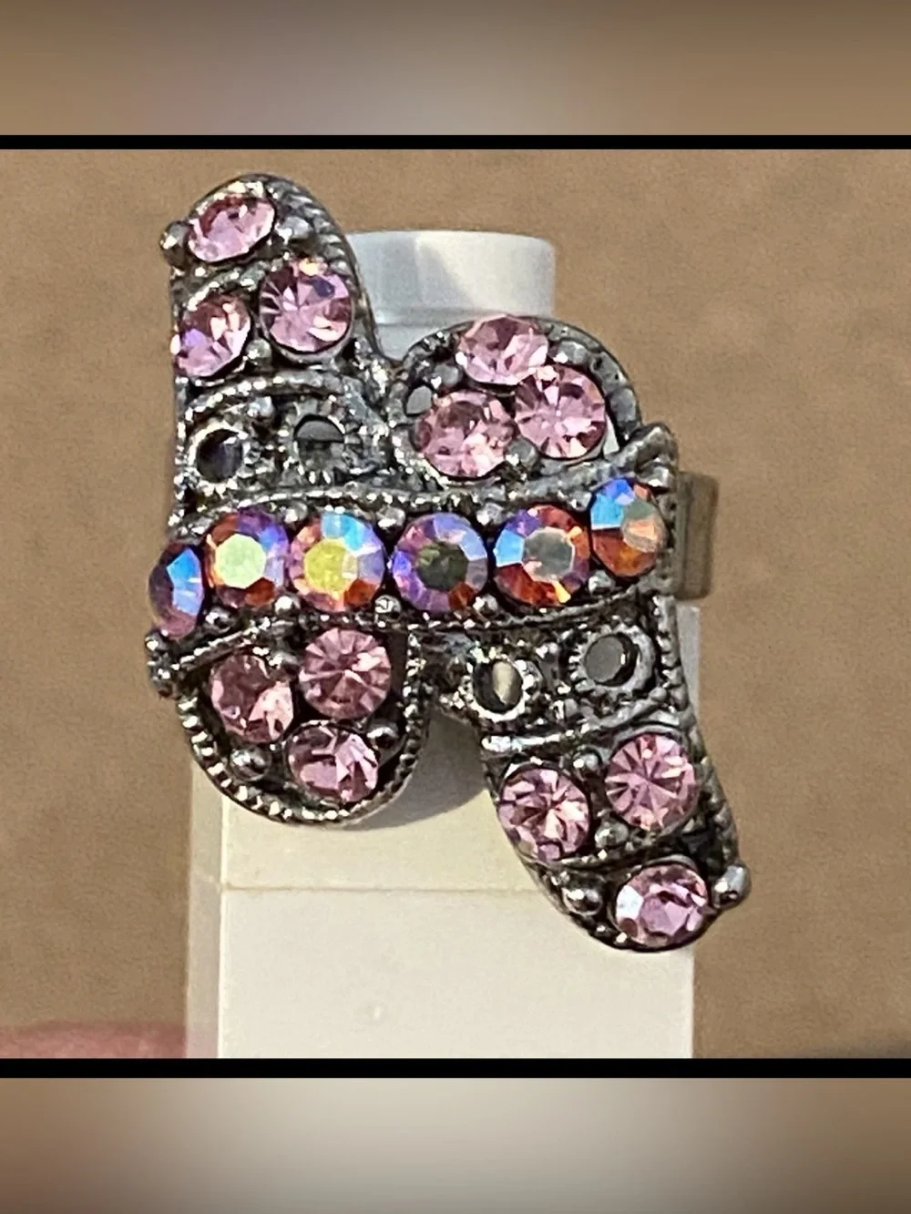 N/A ring features